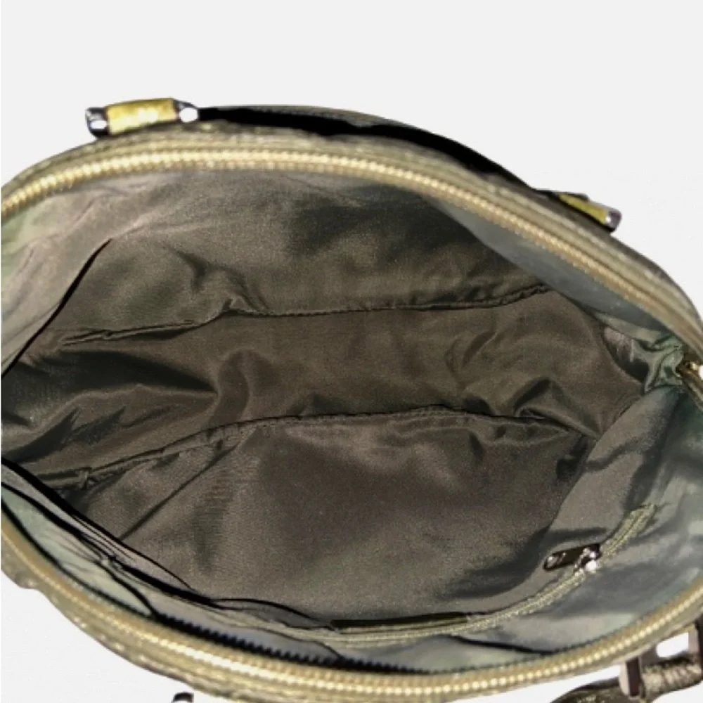 Etro Olive Green Nylon Bag 💚✨ with Leather Trim 👜Vintage vibes - Picture 6 of 7